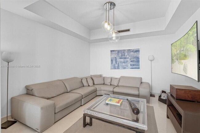 Building Photo - 7141 Fisher Island Dr