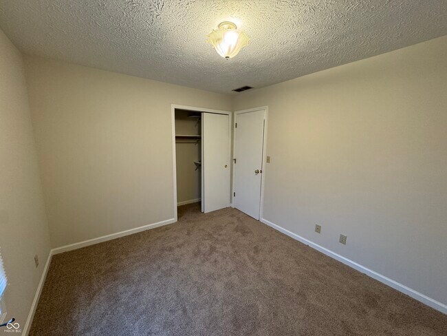 Building Photo - 488 Orchardview Dr