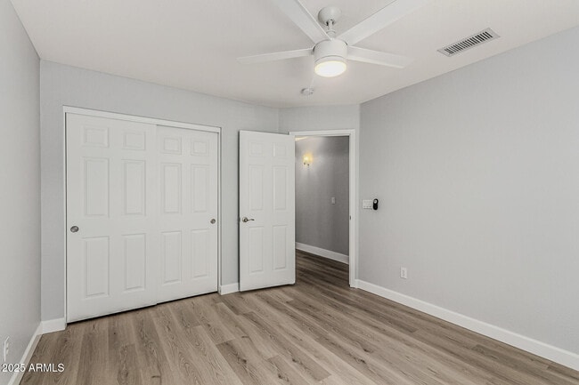 Building Photo - 6410 W Buckskin Trail