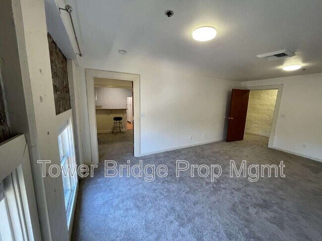 Building Photo - 122 I St