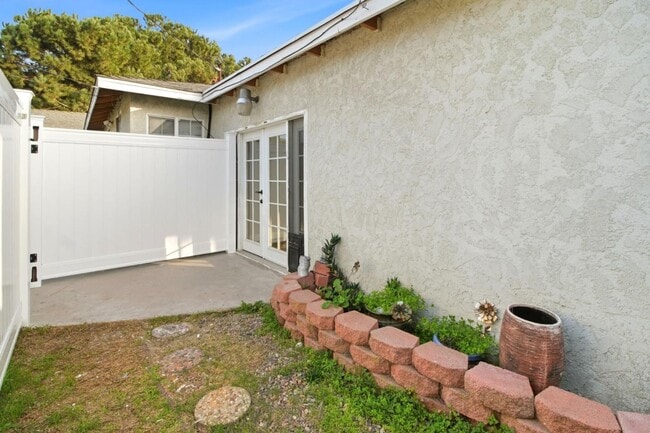 Building Photo - 15515 Harvest Ave