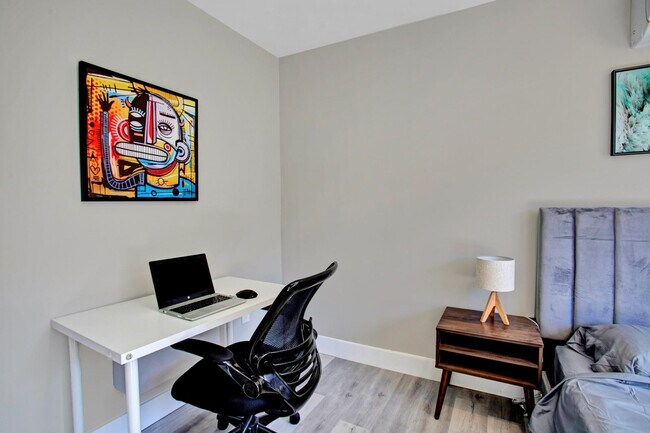 Building Photo - 2632 Madison St