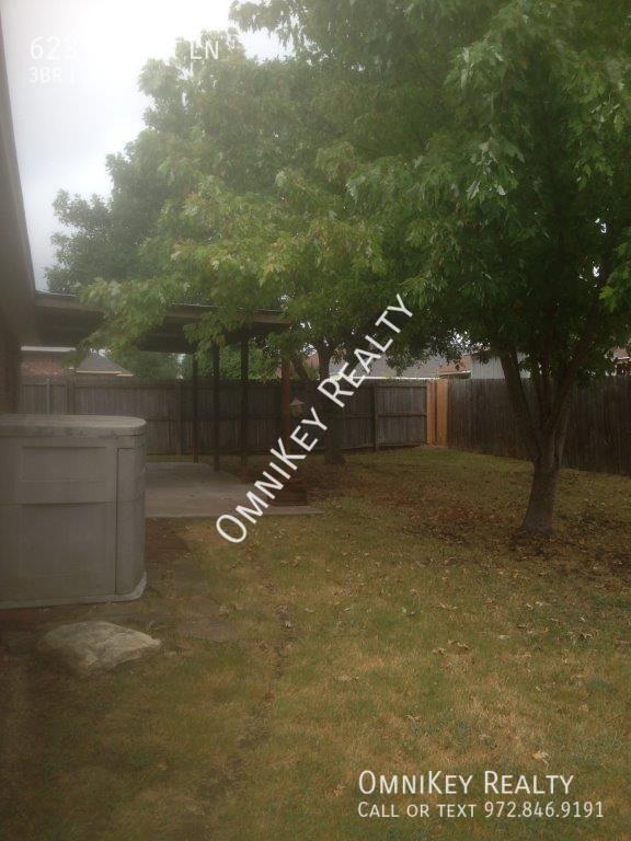 Building Photo - 623 Oliver Ln