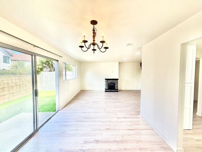 Building Photo - 437 Reed Way