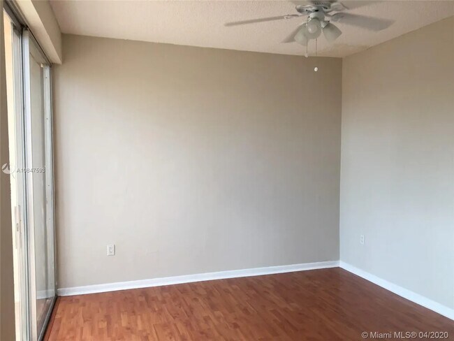 The 3rd bedroom on the second floor - 9195 Fontainebleau Blvd
