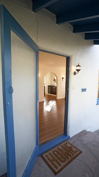 Building Photo - 1560 Cerro Gordo St