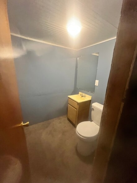 Building Photo - 4513 13th Ave N