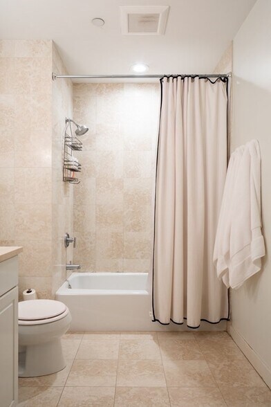 Building Photo - 80 Broad St