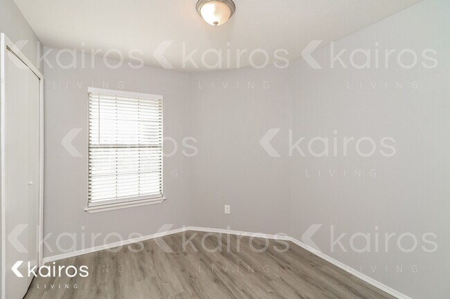 Building Photo - 2805 Forest Creek Dr.