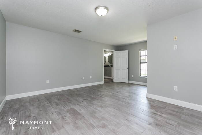 Building Photo - 621 Deauville Ct