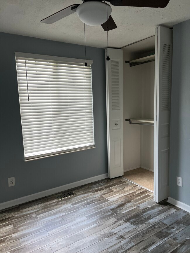 Building Photo - 305 Dolores Cir