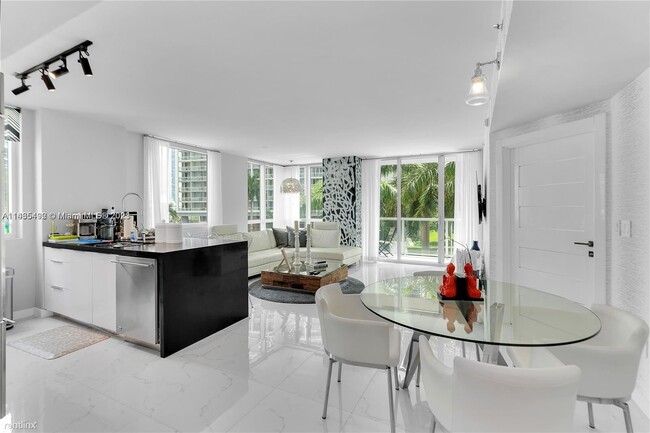 Building Photo - 2 br, 2 bath Condo - 500 Brickell Ave Apt 301