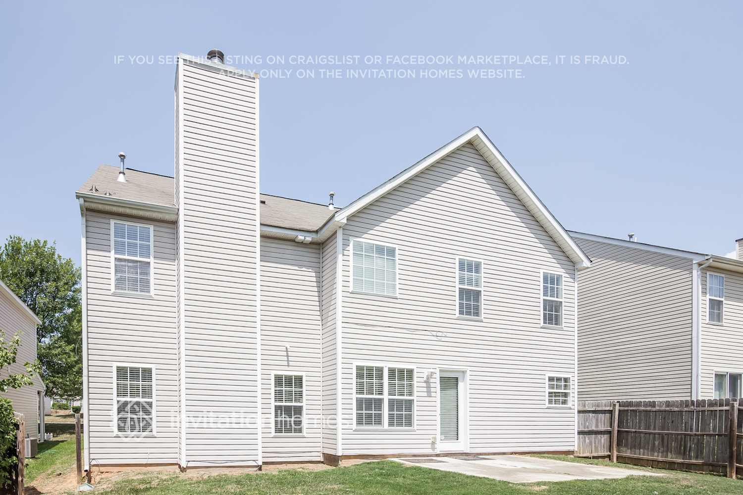 Building Photo - 8422 Oak Dr