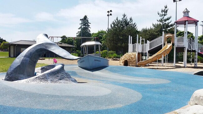 Building Photo - 3066 63rd Ave SW