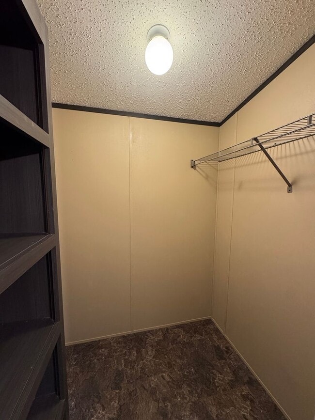 Building Photo - 20 Restful Pl