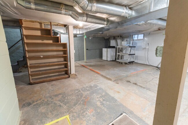 Building Photo - 203 Edgewood Ave