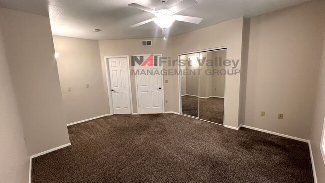 Building Photo - 2 Bedrooms, 2 Baths