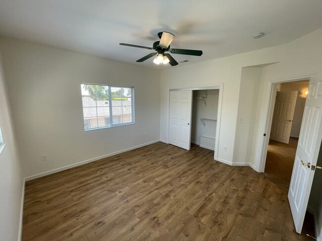 Building Photo - 4527 Hollister Ave