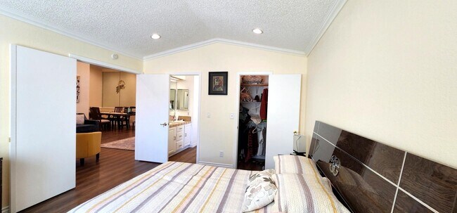 Building Photo - 5213 Orchard Hills Ave