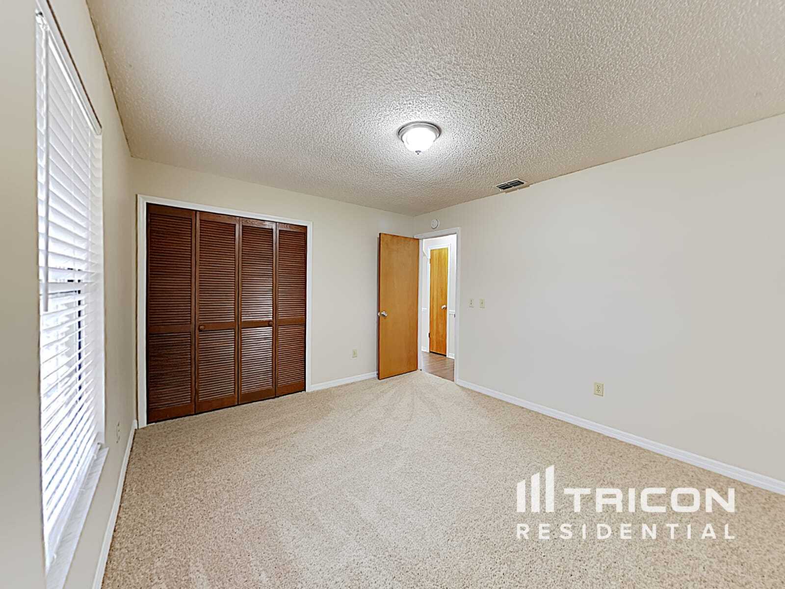 Building Photo - 106 Heather Ln Dr