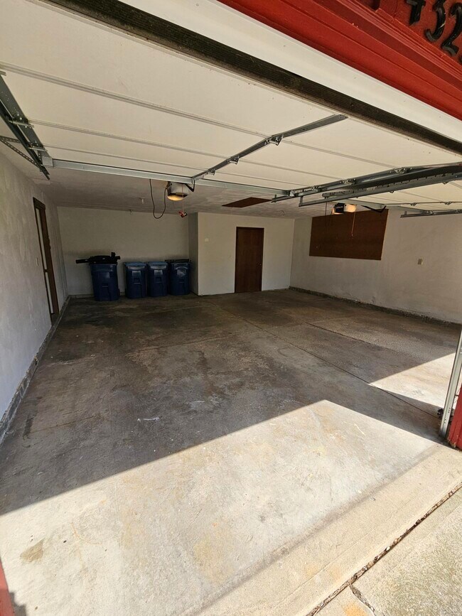 Building Photo - 4323 Marshall Ave