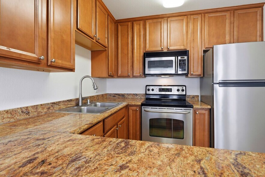 Building Photo - 523 Woodside Oaks