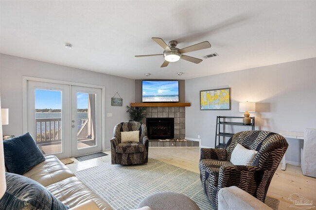 Building Photo - 14180 River Rd