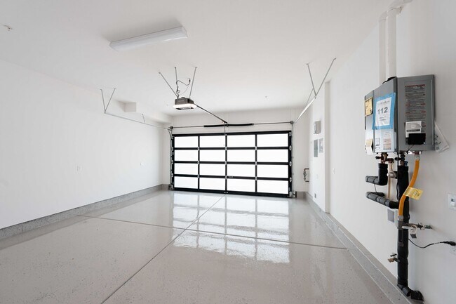 Building Photo - 120 Riverbend