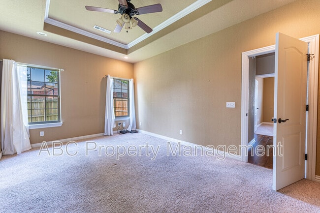 Building Photo - 126 S Angus Ln
