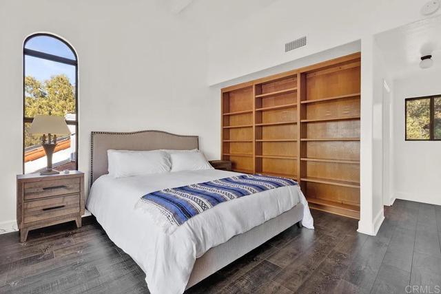 Building Photo - 3230 Piragua St