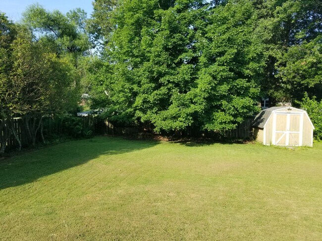 Building Photo - Single Family Corner Lot House located in ...