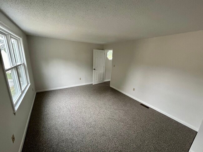 Building Photo - 47 Wyman Rd