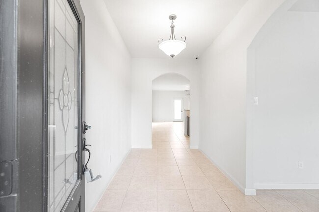 Building Photo - 437 Lipizzan Ln