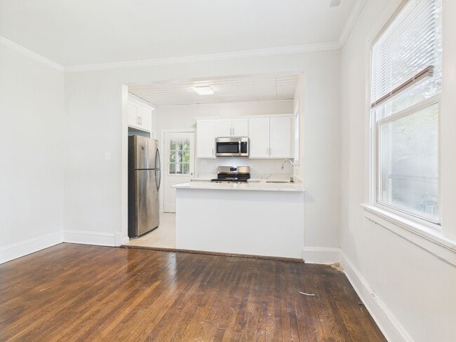 Building Photo - 2304 Concord Ave