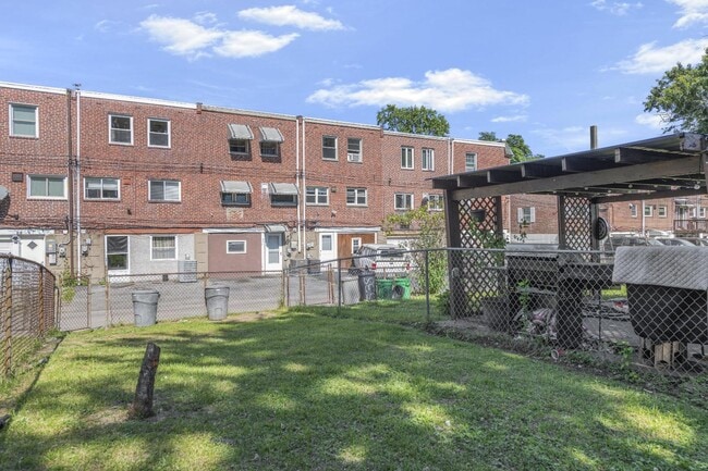 Building Photo - 840 Grant Rd