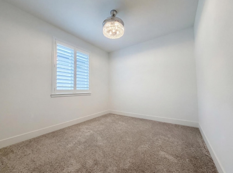 Building Photo - 914 Lucent St