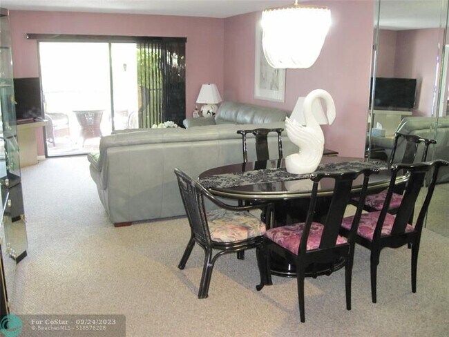 Building Photo - 2240 N Cypress Bend Dr