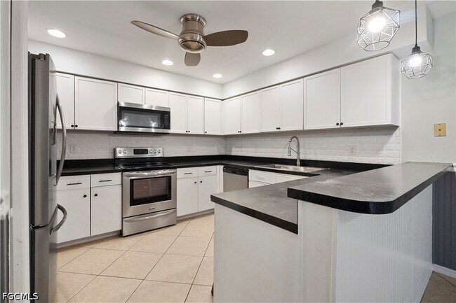 Building Photo - 6879 Pentland Way