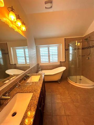 Building Photo - 4420 Lansbury Ln