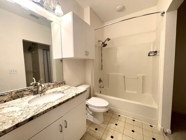 Building Photo - 860 N Orange Ave