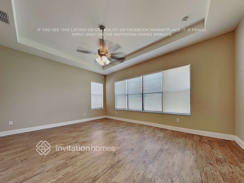 Building Photo - 1892 Tonka Terrace