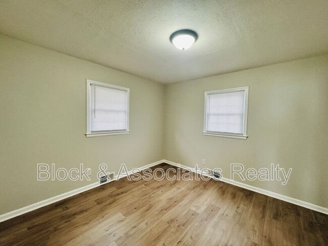 Building Photo - 356 Shuler Rd