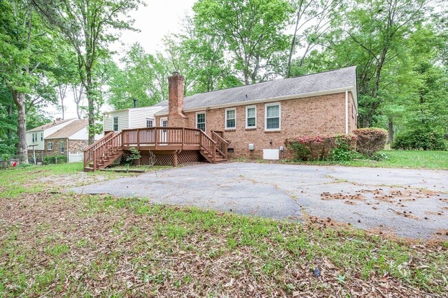Building Photo - Charming 3BR Home with Hardwood Floors, Fireplace & Bright Living Spaces in Midlothian