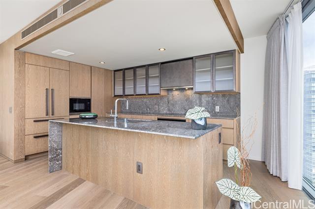 Building Photo - 1000 Auahi St