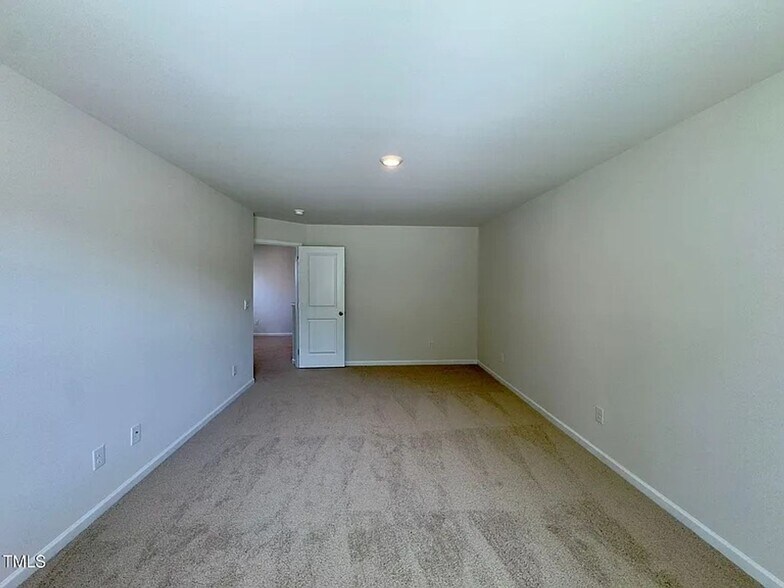 Building Photo - 1823 Hinesley Dr