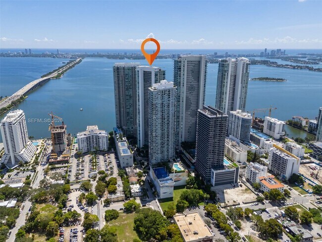 Building Photo - 650 NE 32nd St