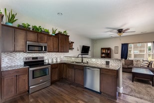 Building Photo - 723 Cox Ct