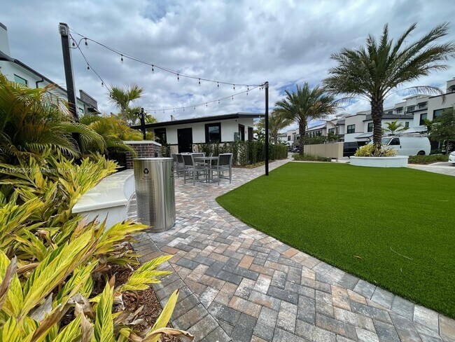 Building Photo - 8366 NW 7th Ct