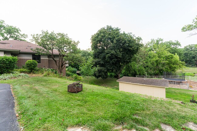 Building Photo - 208 Brookdale Ln