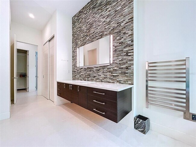 Building Photo - 1347 Harbor Dr